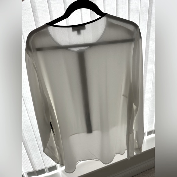 Light top - Picture 5 of 6